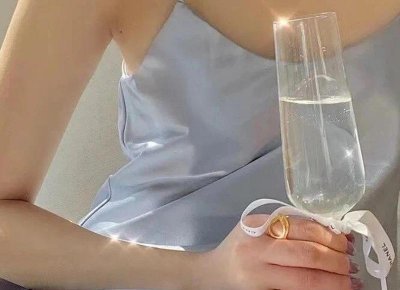 ​蓝颜知己是什么意思红颜知己是什么意思 女性的蓝颜知己和红颜知己是什么意思