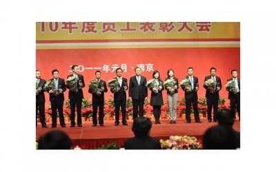 ​女孩表白屡次被拒绝不敢恋爱了，该怎么办？