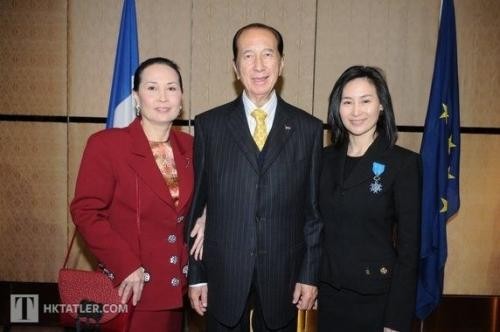 蓝琼璎14岁嫁赌王年轻时太漂亮了出生娘家，蓝琼璎怎么认识赌王？
