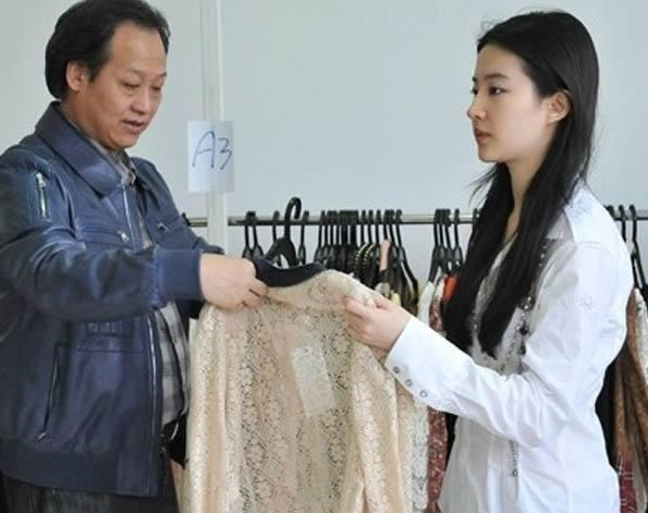 刘亦菲陈金飞近况如何？深扒刘亦菲母女和陈金飞到底什么关系？