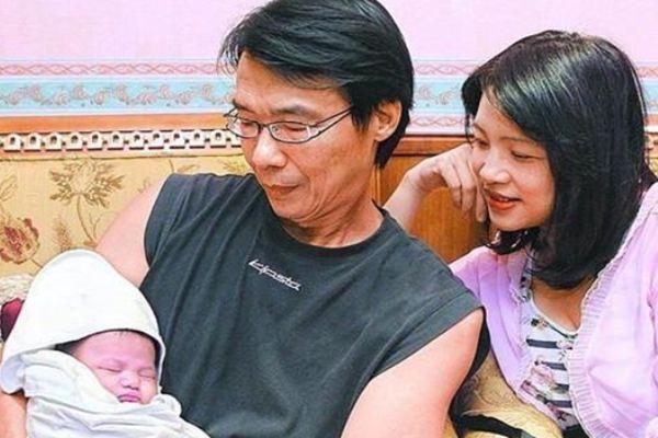 9年前，著名主持人47分钟私人视频被曝光，本人却称不怕儿子看