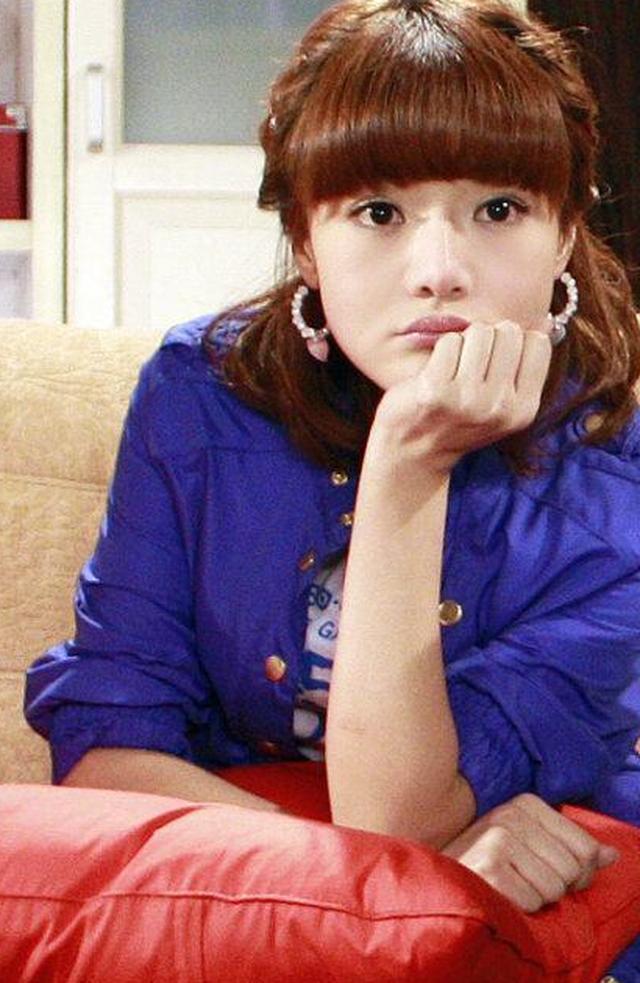 邓家佳跟周迅李小璐很像，但是她却不靠脸吃饭靠演技说事