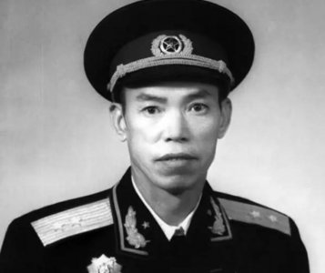 ​梁兴初个人简历（铁匠出身的梁兴初是如何成为开国中将的）