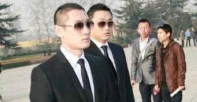 ​李钰怎么死的（2009李钰患癌去世穿婚纱下葬）