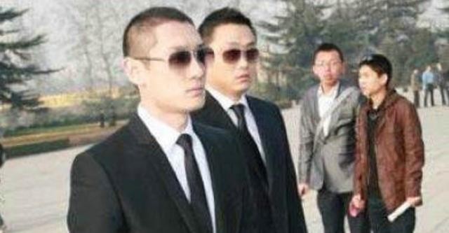 李钰怎么死的（2009李钰患癌去世穿婚纱下葬）