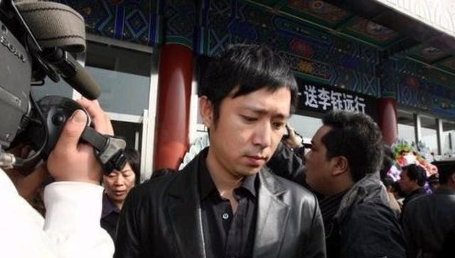 李钰怎么死的（2009李钰患癌去世穿婚纱下葬）