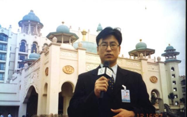 白岩松不上央视（揭秘白岩松为啥还没从央视辞职）
