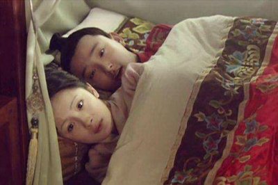 ​古代为什么先睡陪房丫头 通房丫头为何又要在床边待命