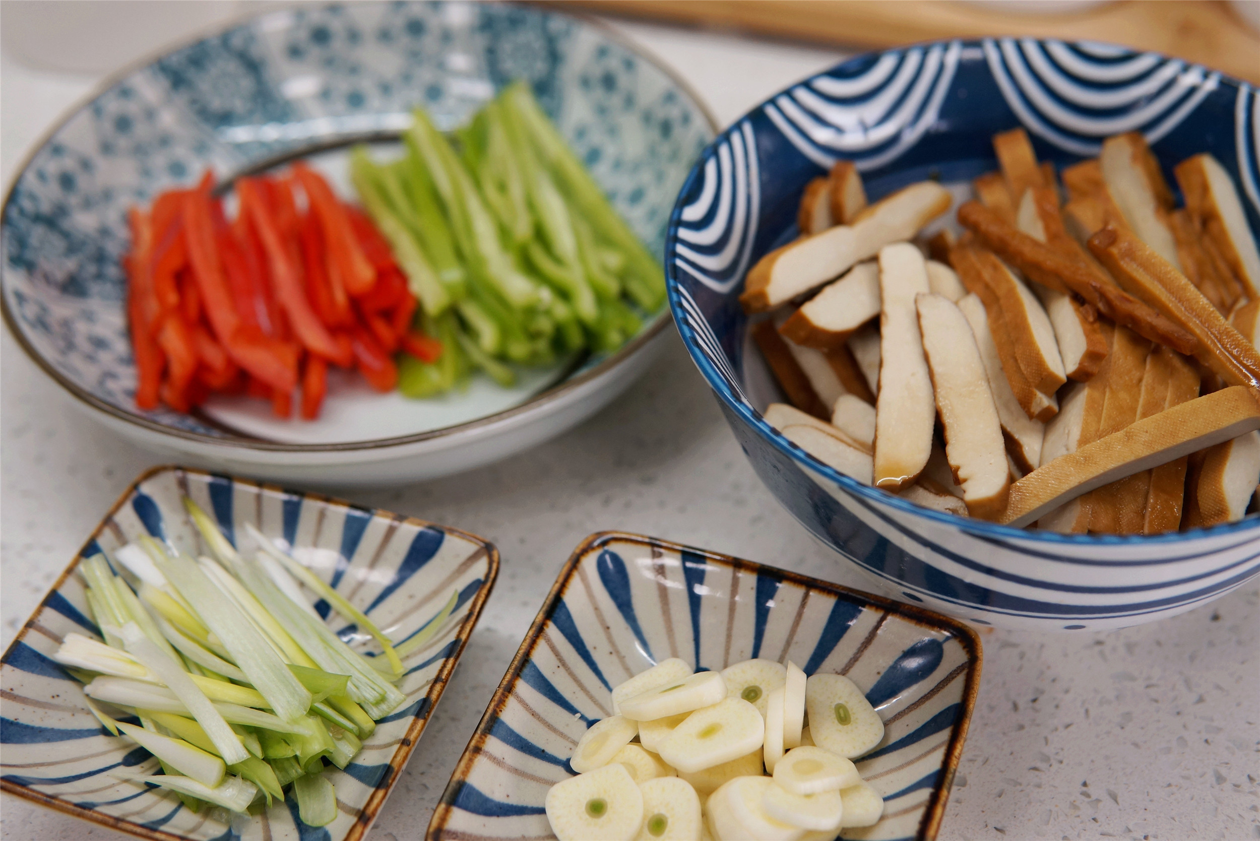 豆腐干怎么炒才好吃（超下饭的豆腐干家常做法）