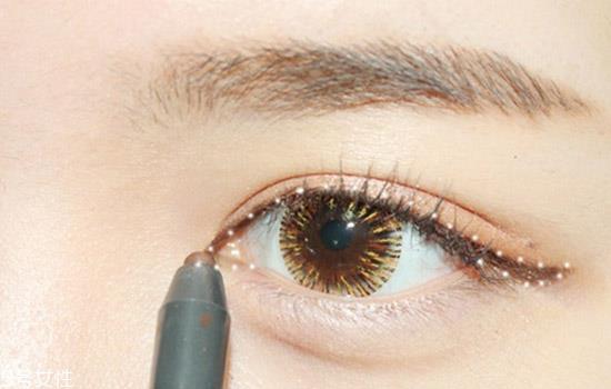 整容级的化妆术教程 从零开始学化妆 整容级的化妆术教程 从零开始学化妆