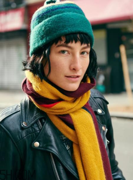 围巾与大衣怎么搭配?灰色围巾怎么搭配? 围巾与大衣怎么搭配?灰色围巾怎么搭配?