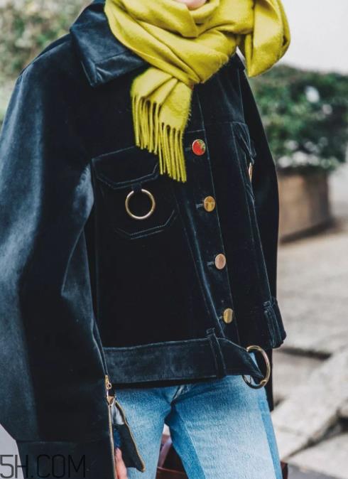 围巾与大衣怎么搭配?灰色围巾怎么搭配? 围巾与大衣怎么搭配?灰色围巾怎么搭配?