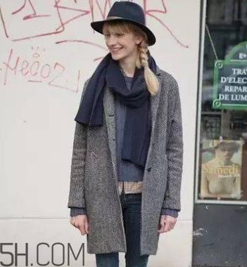 围巾与大衣怎么搭配?灰色围巾怎么搭配? 围巾与大衣怎么搭配?灰色围巾怎么搭配?