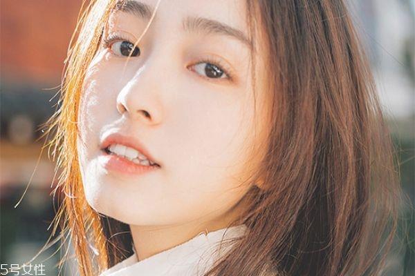 补水眼霜怎么用 适合20岁用的补水眼霜 补水眼霜怎么用 适合20岁用的补水眼霜