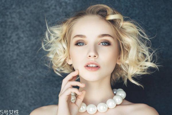 粉底液到底有什么作用 粉底液有什么用处 粉底液到底有什么作用 粉底液有什么用处