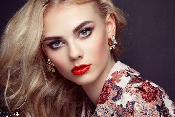 粉底液到底有什么作用 粉底液有什么用处 粉底液到底有什么作用 粉底液有什么用处