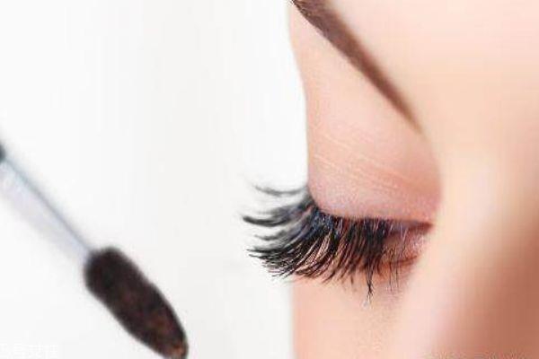 睫毛怎么刷好看 睫毛膏使用技巧和方法 睫毛怎么刷好看 睫毛膏使用技巧和方法