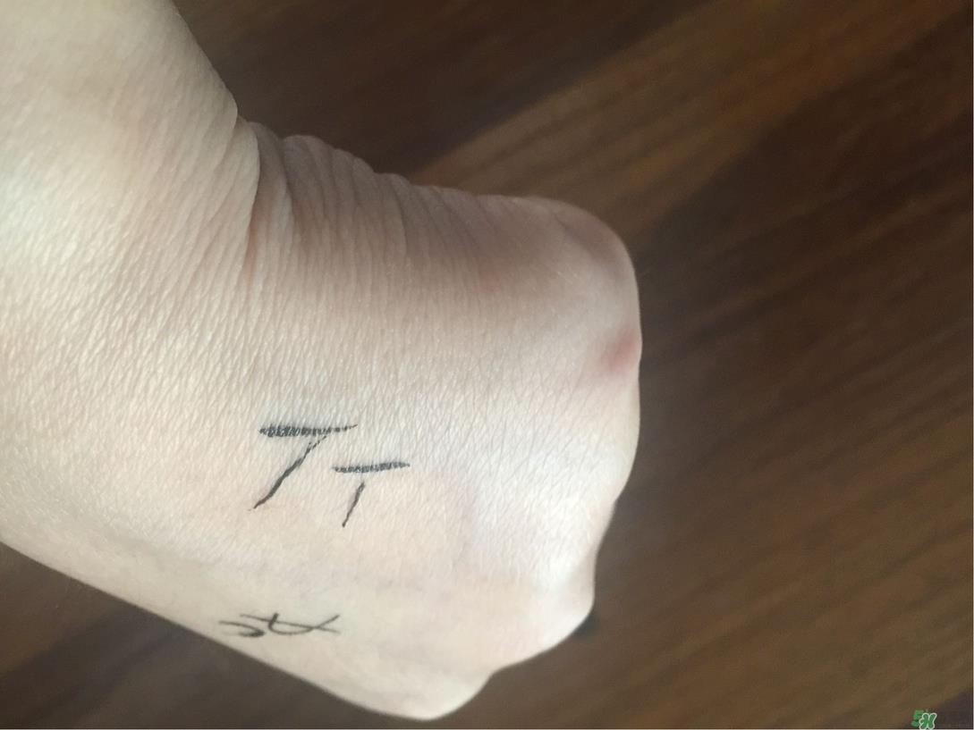 韩粉世家眼线笔怎么样?韩粉世家眼线笔好用吗? 韩粉世家眼线笔怎么样?韩粉世家眼线笔好用吗?