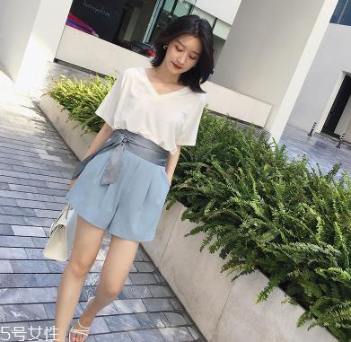 短裤怎么穿显腿长 夏天离不开它 短裤怎么穿显腿长 夏天离不开它