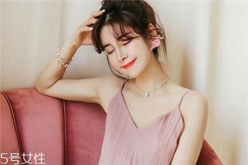 平胸穿什么睡衣好看 没有这三款怎么行 平胸穿什么睡衣好看 没有这三款怎么行