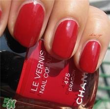 香奈儿指甲油试色 香奈儿指甲油颜色推荐 香奈儿指甲油试色 香奈儿指甲油颜色推荐