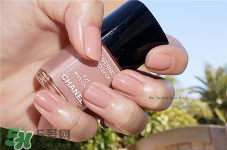 香奈儿指甲油试色 香奈儿指甲油颜色推荐 香奈儿指甲油试色 香奈儿指甲油颜色推荐