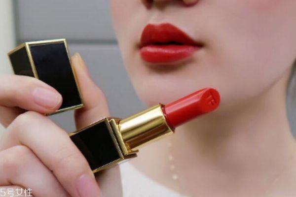 tf15是什么颜色 tf黑管口红15真人试色 tf15是什么颜色 tf黑管口红15真人试色