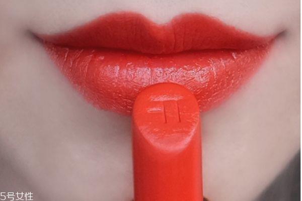 tf15是什么颜色 tf黑管口红15真人试色 tf15是什么颜色 tf黑管口红15真人试色