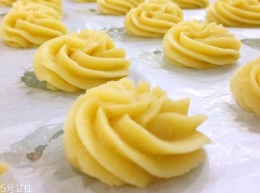 黄油可以直接抹头发吗 黄油抹头发的功效 黄油可以直接抹头发吗 黄油抹头发的功效