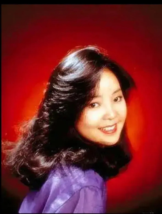 全球华人最成功的女歌手邓丽君年轻时高清写真合集