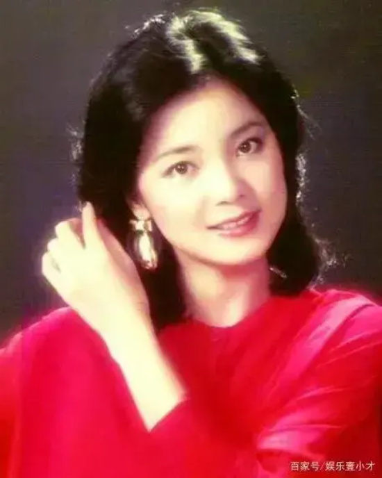 全球华人最成功的女歌手邓丽君年轻时高清写真合集