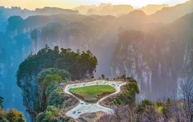 张家界的特色地貌是(什么是张家界地貌)(9)