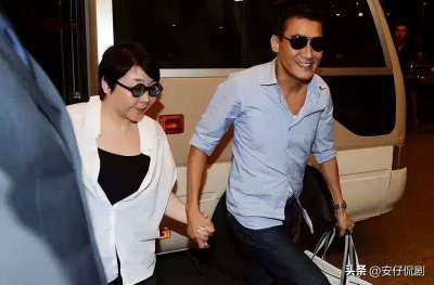 ​梁家辉娶“丑妻”被吐槽，妻子为他做的两件事，让媒体哑口无言！