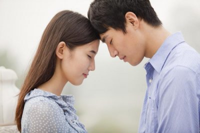 ​如何让男人主动提出结婚（恋爱后期如何让男生主动想结婚）