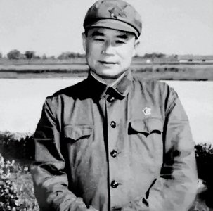 ​爱恨交织：王近山与韩岫岩的历史情缘