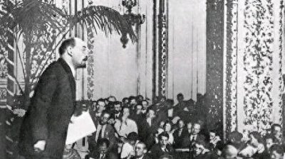 ​历史的回响：1919年3月共产国际成立的艺术之旅