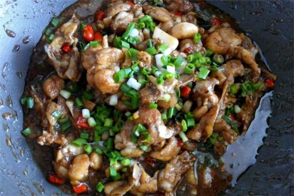 吃牛蛙过敏的症状 吃牛蛙过敏怎么办 吃牛蛙过敏的症状 吃牛蛙过敏怎么办