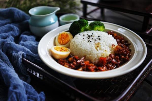 卤肉饭的做法 卤肉饭的卤汁怎么调 卤肉饭的做法 卤肉饭的卤汁怎么调