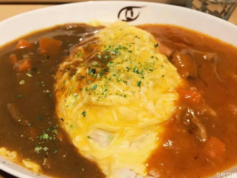 咖喱蛋包饭怎么做 咖喱蛋包饭的诀窍