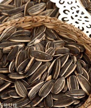 葵瓜子酥的做法？葵瓜子酥好吃吗？