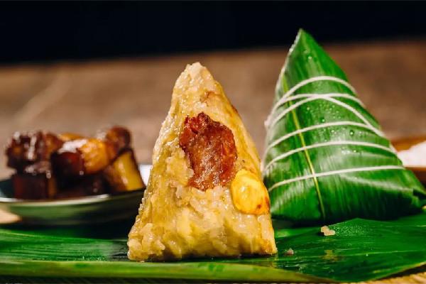 成品粽子是煮还是蒸 成品粽子要煮多久才可以熟 成品粽子是煮还是蒸 成品粽子要煮多久才可以熟