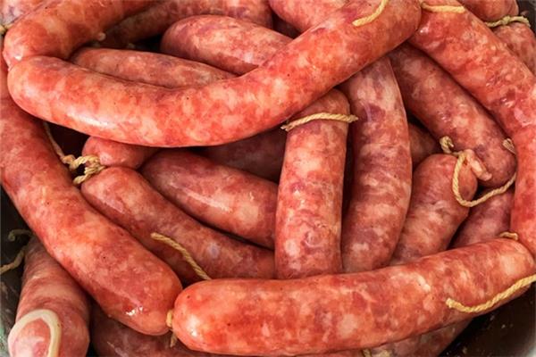 灌香肠肠衣怎么套 灌香肠肠衣怎么处理