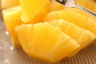 ​凤梨青的好还是黄的好 青的凤梨可以吃吗