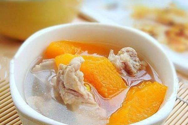 木瓜排骨怎么煲汤好喝 喝木瓜排骨汤有什么好处 木瓜排骨怎么煲汤好喝 喝木瓜排骨汤有什么好处