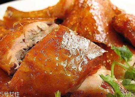 常熟叫花鸡多少钱一只 常熟叫花鸡是是哪里的 常熟叫花鸡多少钱一只 常熟叫花鸡是是哪里的