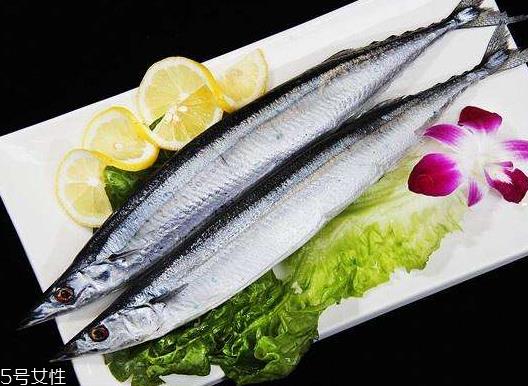 秋刀鱼为什么放柠檬 去腥味调味 秋刀鱼为什么放柠檬 去腥味调味