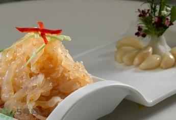 海蜇是荤菜还是素菜?海蜇是动物还是植物? 海蜇是荤菜还是素菜?海蜇是动物还是植物?