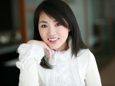 ​气象一姐杨丹与丈夫丁克15年后,40岁高龄产子,一家三口乐开怀