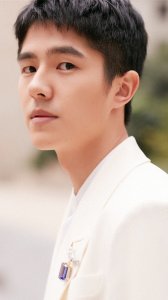 ​刘昊然沉稳帅气写真手机壁纸