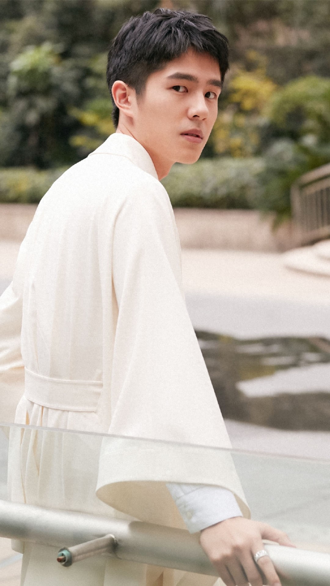 刘昊然沉稳帅气写真手机壁纸